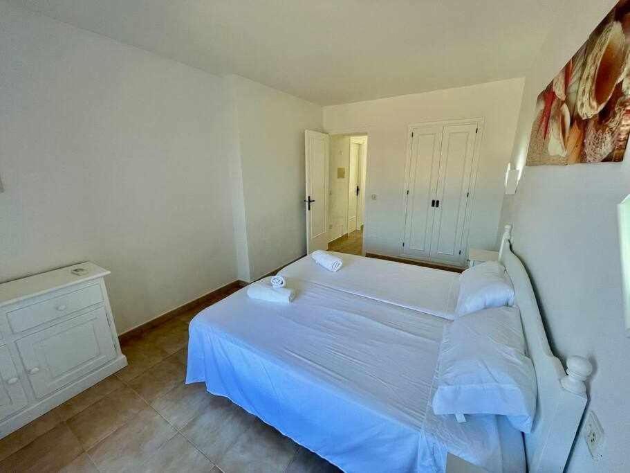 Pura Vida Apartamento Con Piscina Cala'N Blanes  Luaran gambar